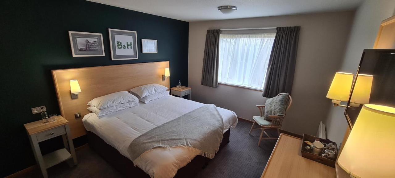 Boat & Horses Inn Олдъм Екстериор снимка