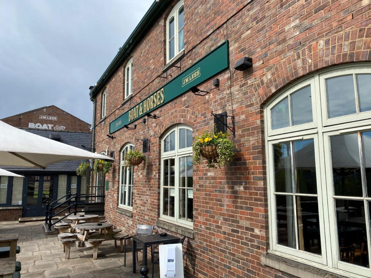 Boat & Horses Inn Олдъм Екстериор снимка