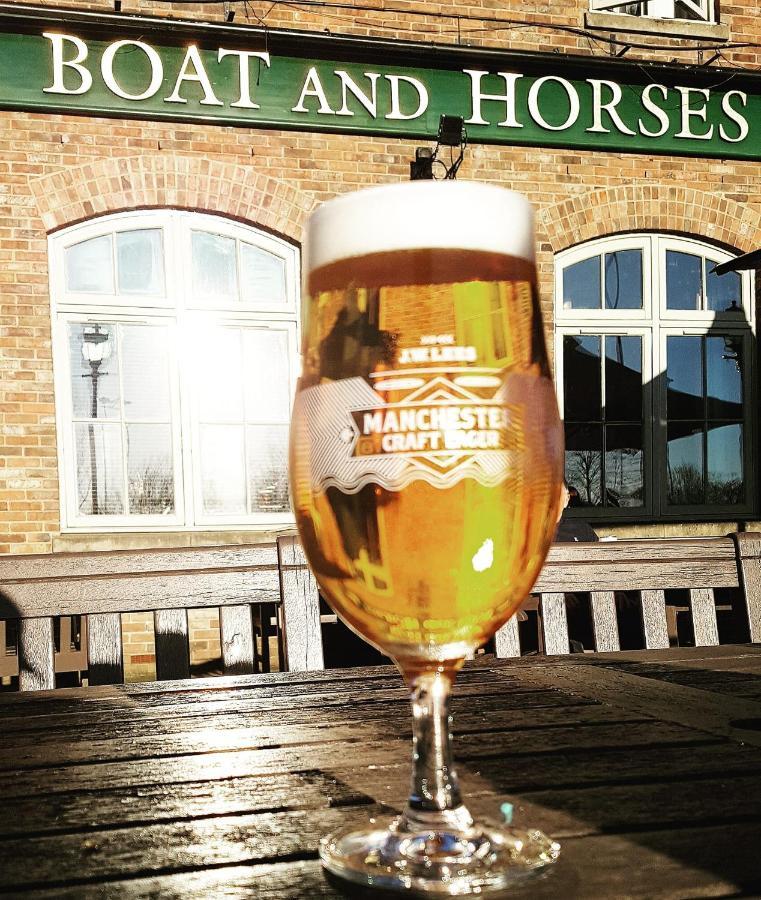 Boat & Horses Inn Олдъм Екстериор снимка