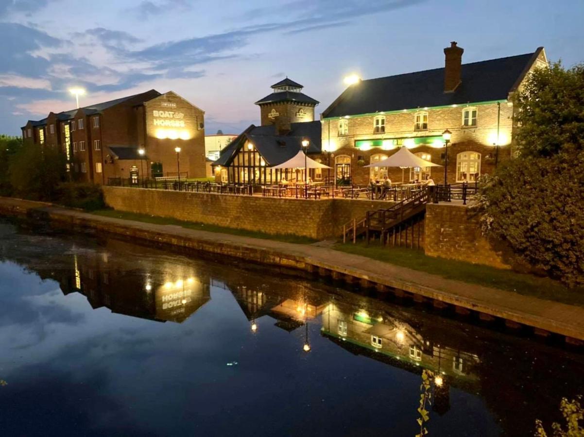 Boat & Horses Inn Олдъм Екстериор снимка